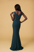 Load image into Gallery viewer, Kiira Gown - Hunter Green
